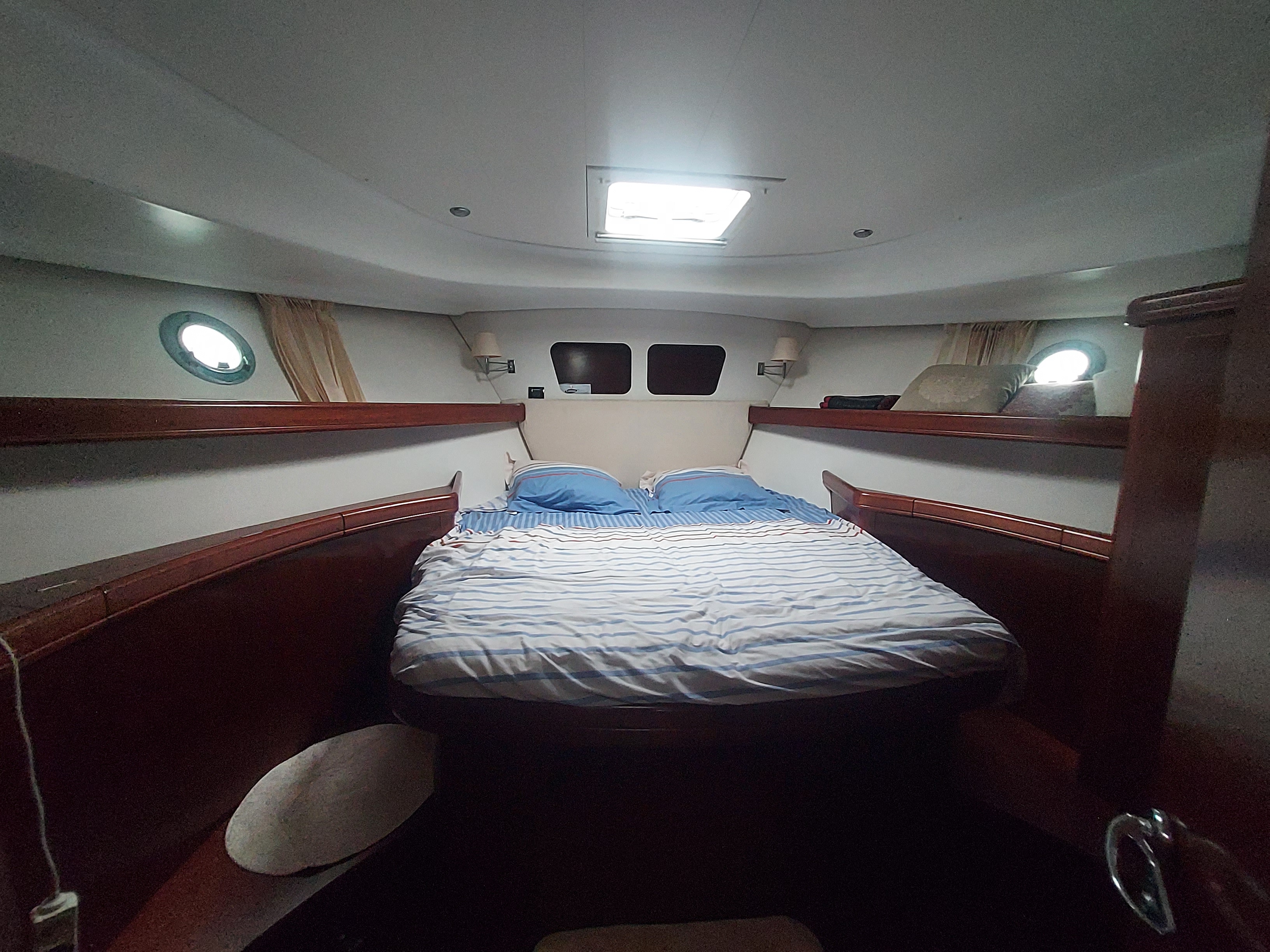 slider 16 Beneteau Swift Trawler 42